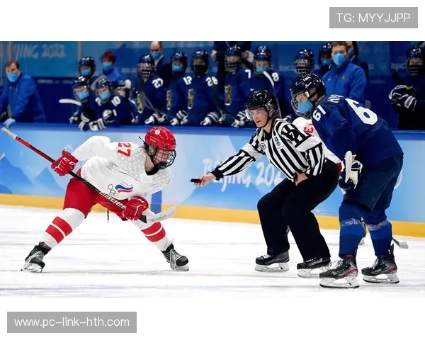 冰球比赛五分钟连进三球，观众尖叫